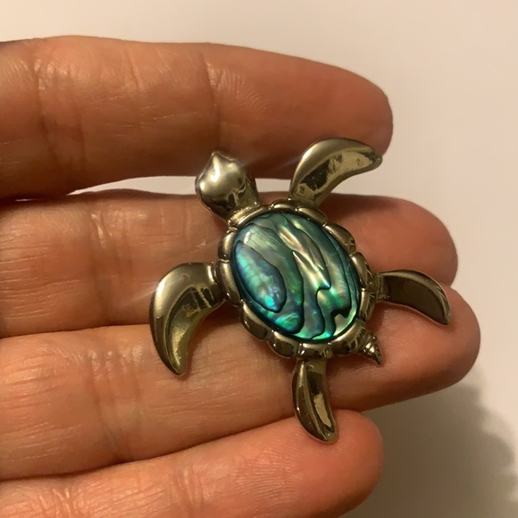 Hawaiian Turtle blue shell brooch - Picture 5 of 11